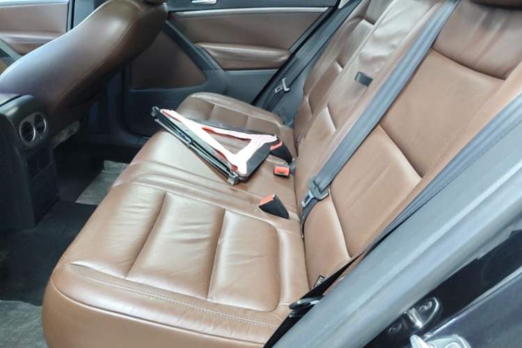 Used Volkswagen Tiguan 2015 1.8TSI Automatic All-Wheel-Drive Luxury Model Left Rear Seat