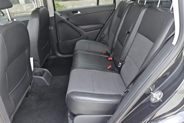 Used Volkswagen Tiguan 2015 1.8TSI Automatic Two-Wheel Drive Trend Edition Left Rear Seat