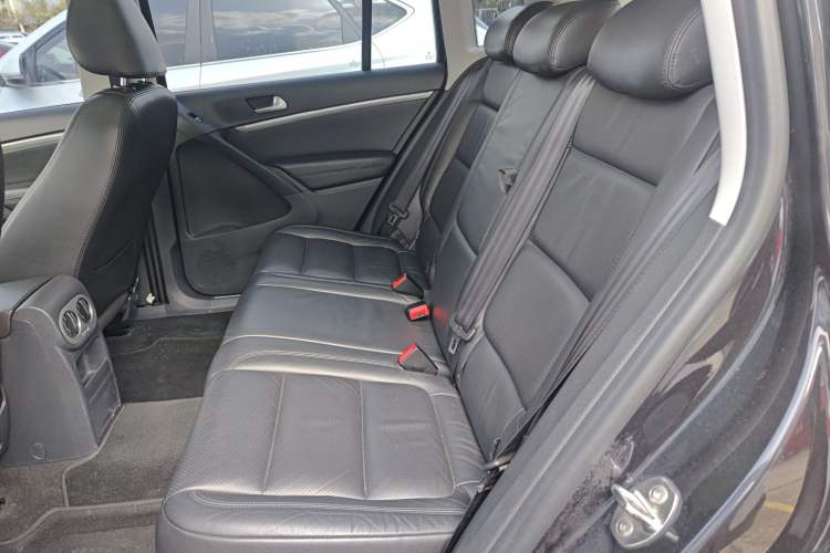 Used Volkswagen Tiguan 2015 1.8TSI Automatic Two-Wheel Drive Luxury Model Left Rear Seat