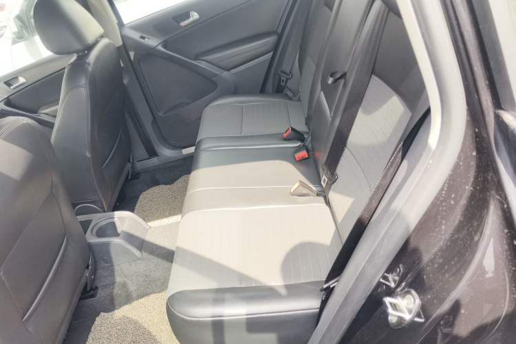 Used Volkswagen Tiguan 2015 1.8TSI Automatic Two-Wheel Drive Trend Edition Left Rear Seat