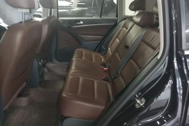 Used Volkswagen Tiguan 2015 1.8TSI Automatic Two-Wheel Drive Luxury Model Left Rear Seat