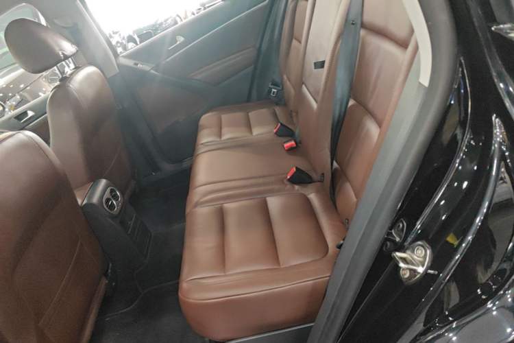 Used Volkswagen Tiguan 2015 1.8TSI Automatic Two-Wheel Drive Luxury Model Left Rear Seat