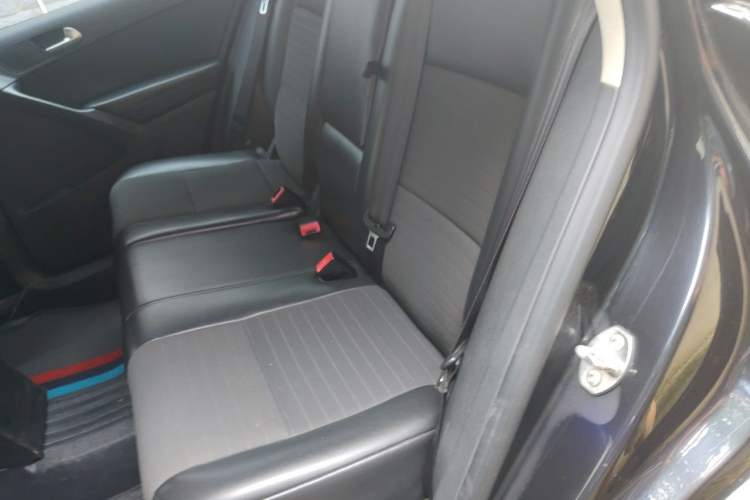 Used Volkswagen Tiguan 2015 1.8TSI Automatic Two-Wheel Drive Trend Edition Left Rear Seat