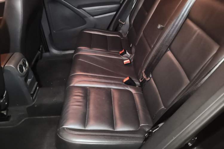 Used Volkswagen Tiguan 2015 1.8TSI Automatic Two-Wheel Drive Comfort Edition Left Rear Seat