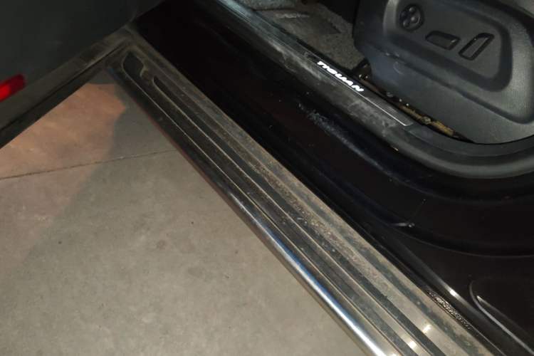 Used Volkswagen Tiguan 2015 1.8TSI Automatic Two-Wheel Drive Luxury Model Left Side Sill