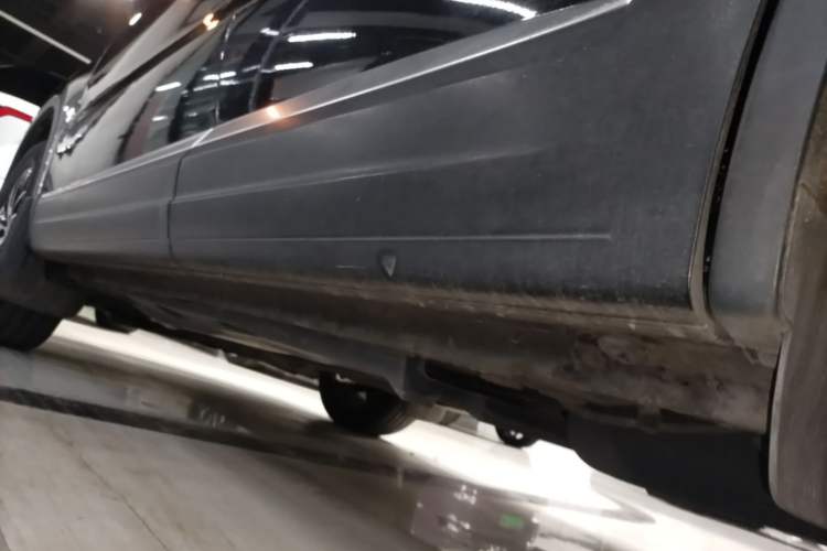 Used Volkswagen Tiguan 2015 1.8TSI Automatic Two-Wheel Drive Luxury Model Left Side Sill