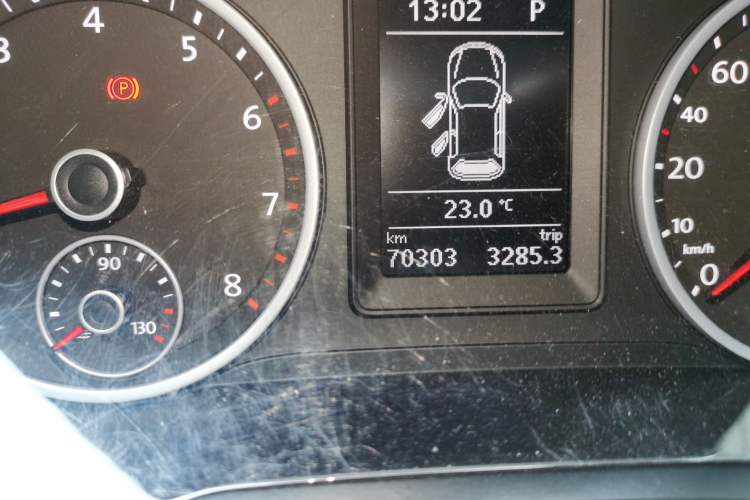 Used Volkswagen Tiguan 2015 1.8TSI Automatic Two-Wheel Drive Trend Edition Odometer Close Up