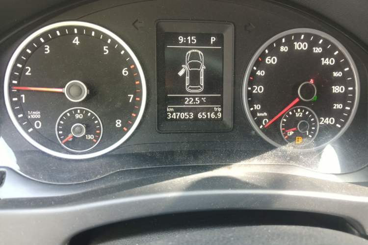 Used Volkswagen Tiguan 2015 1.8TSI Automatic Two-Wheel Drive Trend Edition Odometer Close Up