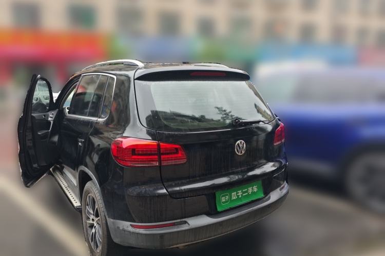 Used Volkswagen Tiguan 2015 1.8TSI Automatic Two-Wheel Drive Luxury Model Rear Left 45 Deg