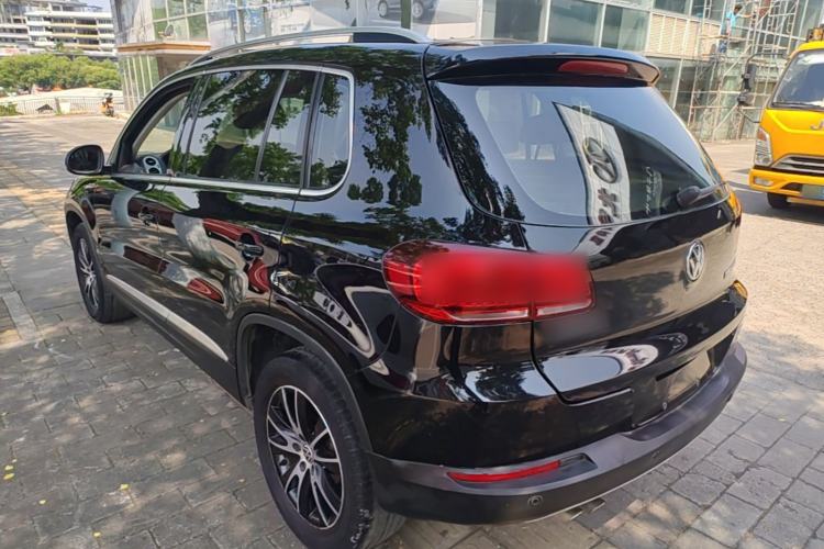 Used Volkswagen Tiguan 2015 1.8TSI Automatic Two-Wheel Drive Luxury Model Rear Left 45 Deg