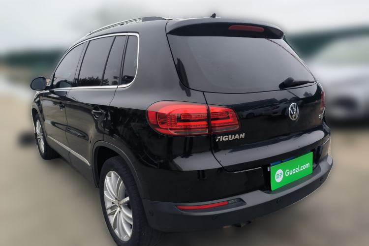 Used Volkswagen Tiguan 2015 2.0 TSI Comfort Edition Rear Left 45 Deg