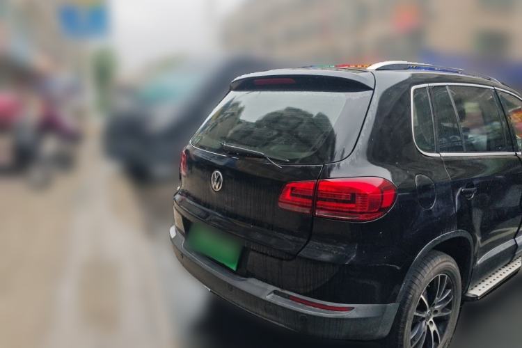 Used Volkswagen Tiguan 2015 1.8TSI Automatic Two-Wheel Drive Luxury Model Rear Right 45 Deg