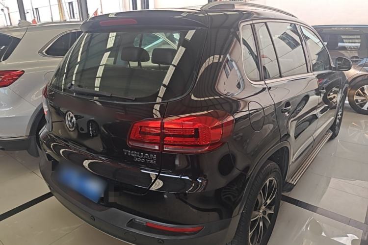 Used Volkswagen Tiguan 2015 1.8TSI Automatic Two-Wheel Drive Luxury Model Rear Right 45 Deg