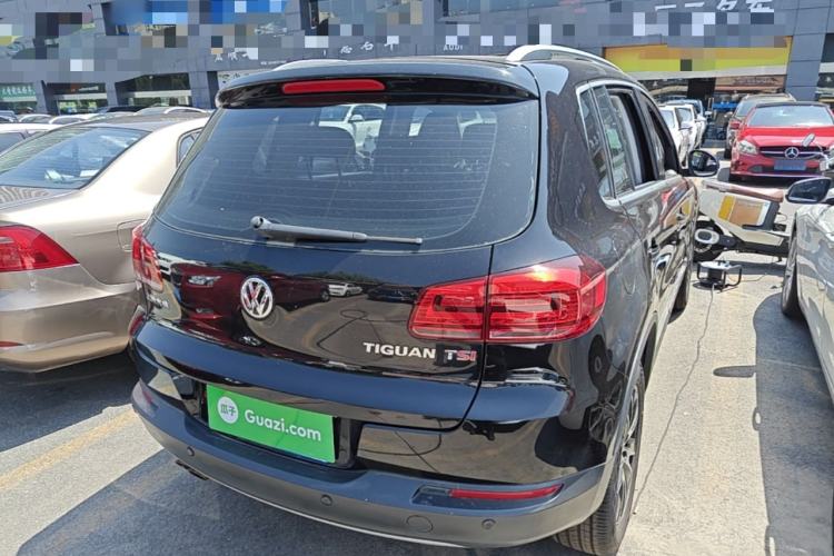 Used Volkswagen Tiguan 2015 1.8TSI Automatic Two-Wheel Drive Luxury Model Rear Right 45 Deg