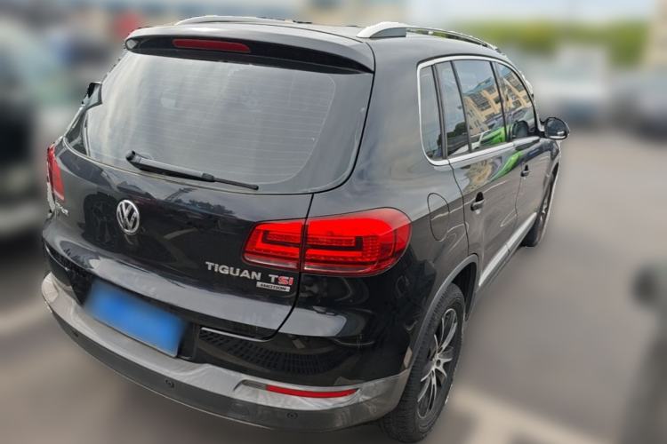 Used Volkswagen Tiguan 2015 1.8TSI Automatic All-Wheel-Drive Luxury Model Rear Right 45 Deg