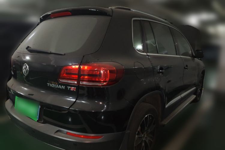 Used Volkswagen Tiguan 2015 1.8TSI Automatic Two-Wheel Drive Luxury Model Rear Right 45 Deg