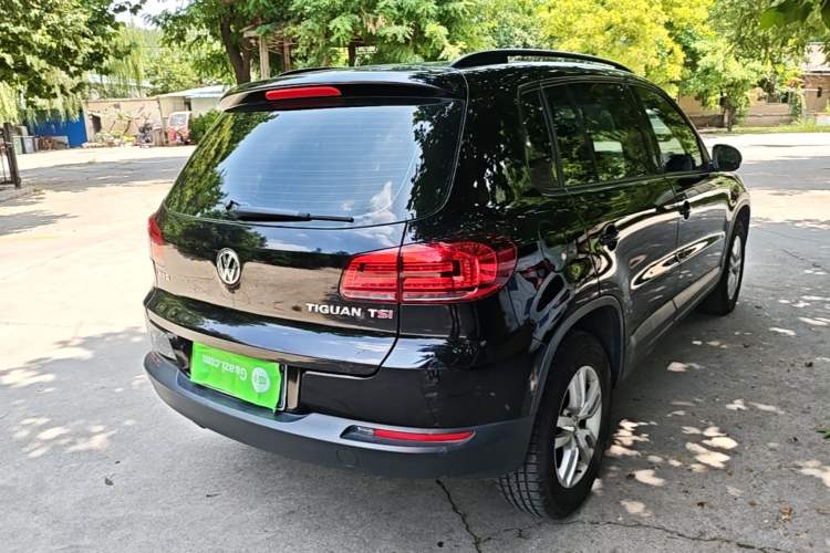 Used Volkswagen Tiguan 2015 1.8TSI Automatic Two-Wheel Drive Trend Edition Rear Right 45 Deg