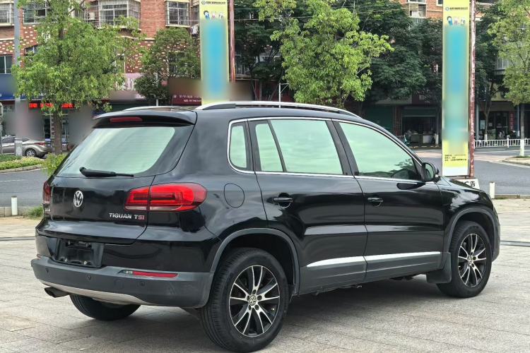 Used Volkswagen Tiguan 2015 1.8TSI Automatic Two-Wheel Drive Luxury Model Rear Right 45 Deg