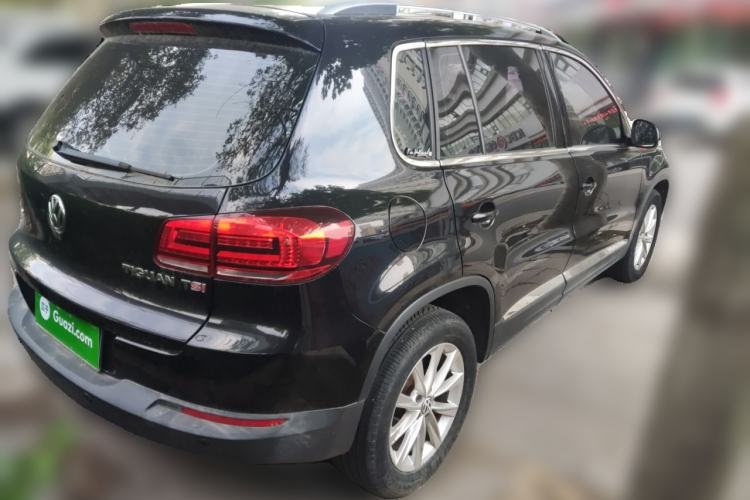 Used Volkswagen Tiguan 2015 1.8TSI Manual Two-Wheel-Drive Limited Edition Rear Right 45 Deg