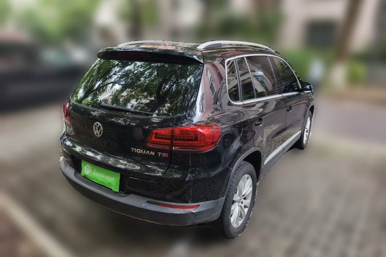 Used Volkswagen Tiguan 2015 1.8TSI Automatic Two-Wheel Drive Luxury Model Rear Right 45 Deg