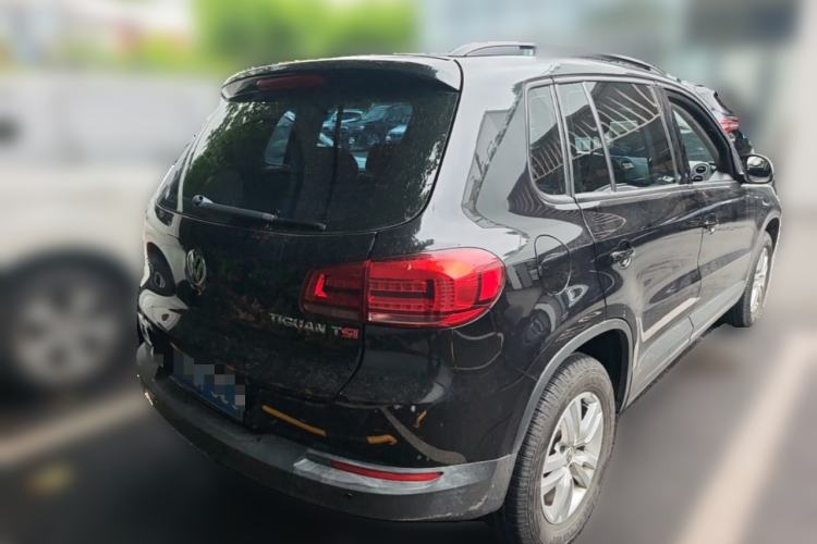 Used Volkswagen Tiguan 2015 1.8TSI Automatic Two-Wheel Drive Trend Edition Rear Right 45 Deg