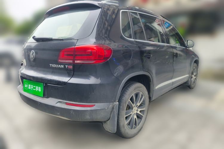 Used Volkswagen Tiguan 2015 1.8TSI Automatic Two-Wheel Drive Luxury Model Rear Right 45 Deg