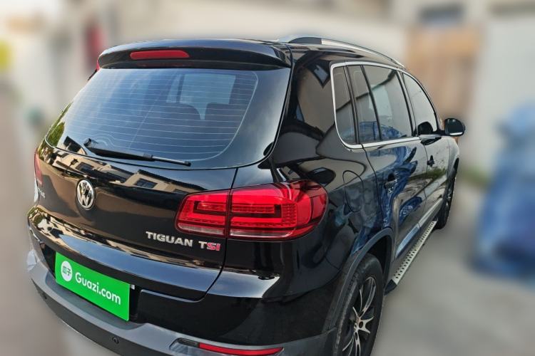 Used Volkswagen Tiguan 2015 1.8TSI Automatic Two-Wheel Drive Luxury Model Rear Right 45 Deg