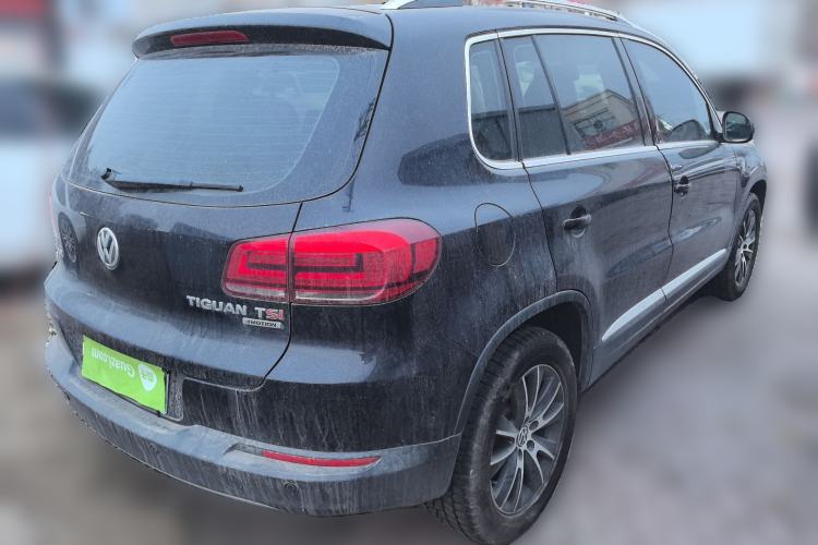 Used Volkswagen Tiguan 2015 1.8TSI Automatic All-Wheel-Drive Luxury Model Rear Right 45 Deg