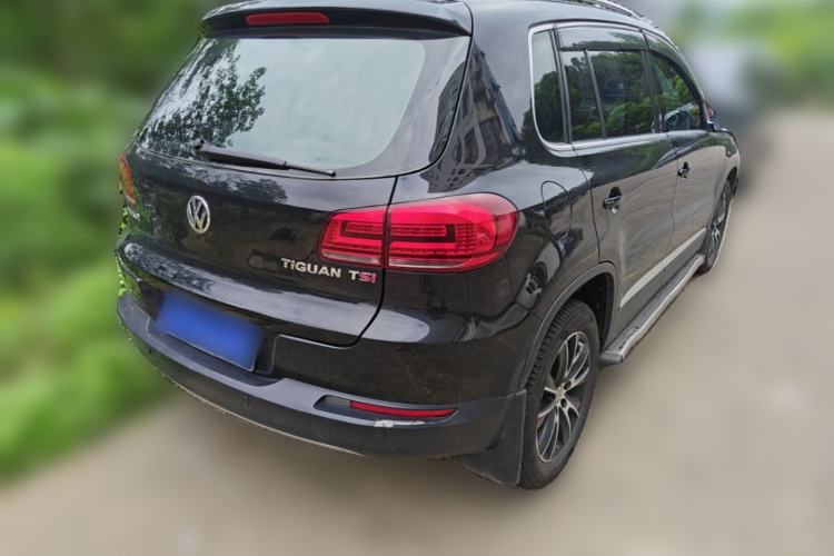 Used Volkswagen Tiguan 2015 1.8TSI Automatic Two-Wheel Drive Luxury Model Rear Right 45 Deg
