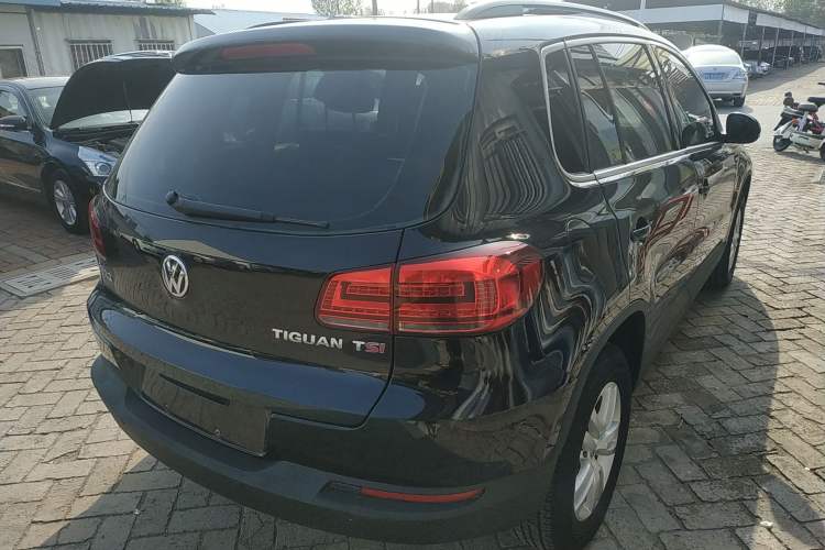 Used Volkswagen Tiguan 2015 1.8TSI Automatic Two-Wheel Drive Trend Edition Rear Right 45 Deg