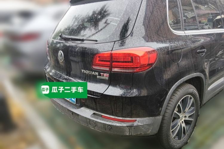 Used Volkswagen Tiguan 2015 2.0 TSI Automatic All-Wheel Drive Luxury Edition Rear Right 45 Deg