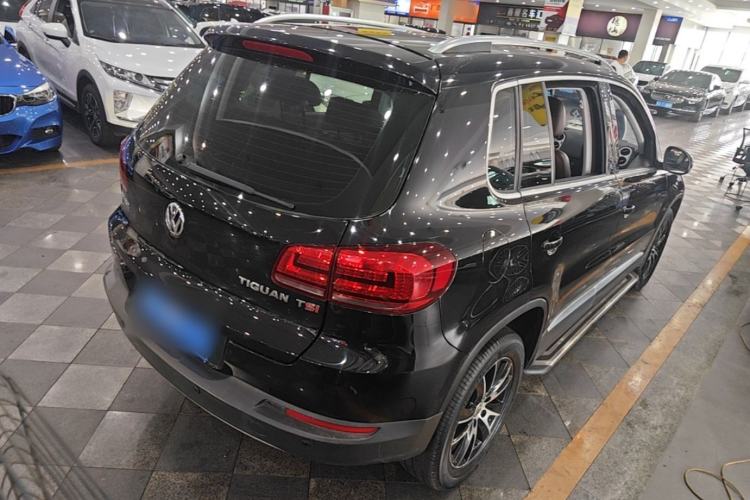 Used Volkswagen Tiguan 2015 1.8TSI Automatic Two-Wheel Drive Luxury Model Rear Right 45 Deg
