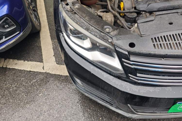Used Volkswagen Tiguan 2015 1.8TSI Automatic Two-Wheel Drive Luxury Model Right Front Headlight