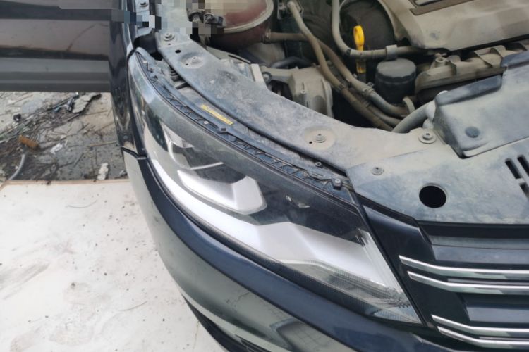 Used Volkswagen Tiguan 2015 1.8TSI Automatic Two-Wheel Drive Trend Edition Right Front Headlight