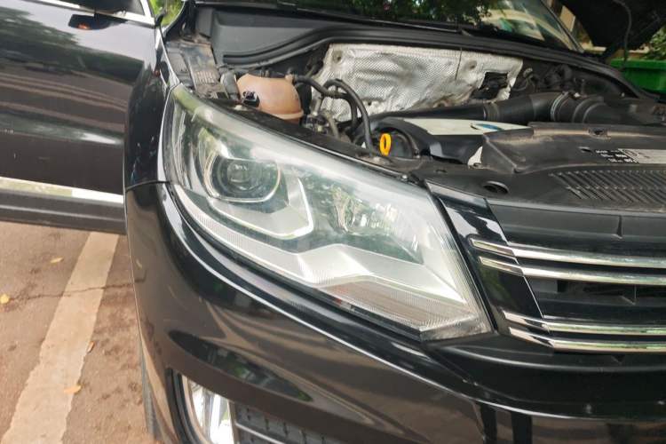 Used Volkswagen Tiguan 2015 1.8TSI Automatic Two-Wheel Drive Comfort Edition Right Front Headlight