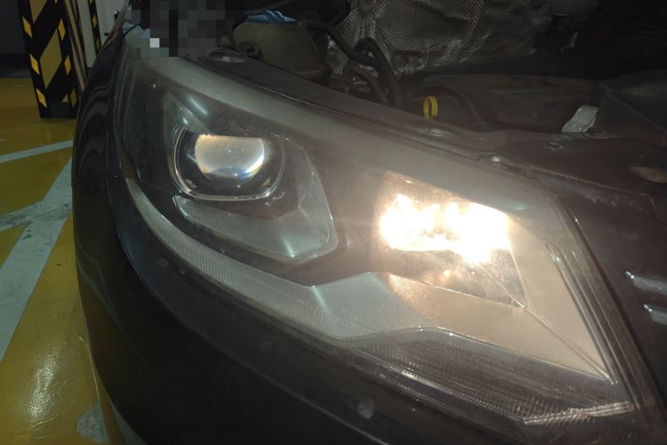Used Volkswagen Tiguan 2015 1.8TSI Automatic Two-Wheel Drive Trend Edition Right Front Headlight