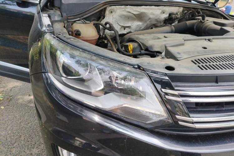 Used Volkswagen Tiguan 2015 1.8TSI Automatic Two-Wheel Drive Luxury Model Right Front Headlight