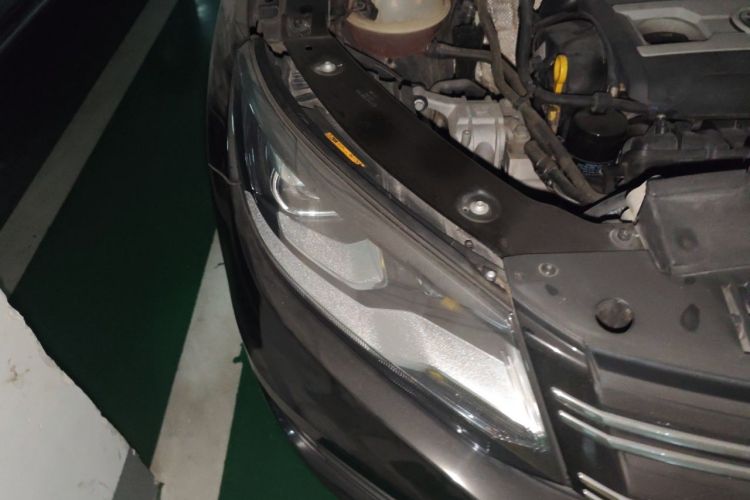 Used Volkswagen Tiguan 2015 1.8TSI Automatic Two-Wheel Drive Luxury Model Right Front Headlight