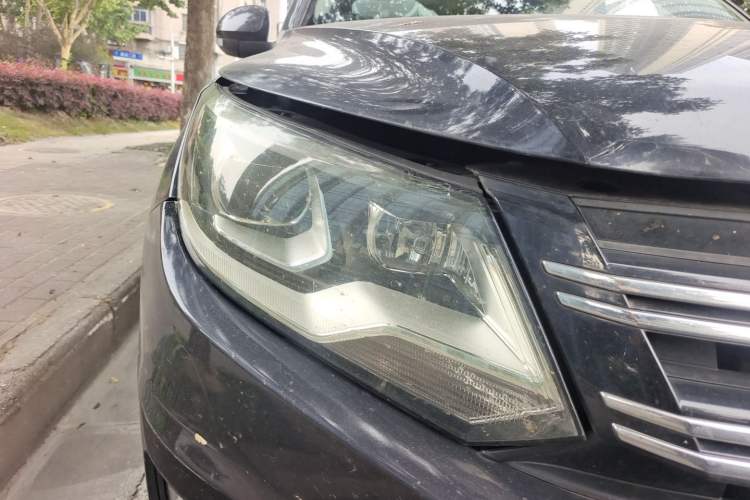 Used Volkswagen Tiguan 2015 1.8TSI Automatic Two-Wheel Drive Comfort Edition Right Front Headlight