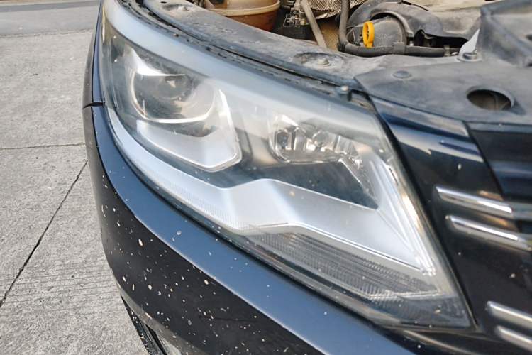 Used Volkswagen Tiguan 2015 1.8TSI Automatic Two-Wheel Drive Comfort Edition Right Front Headlight