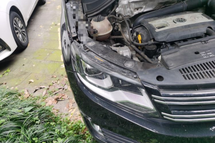 Used Volkswagen Tiguan 2015 1.8TSI Automatic Two-Wheel Drive Trend Edition Right Front Headlight