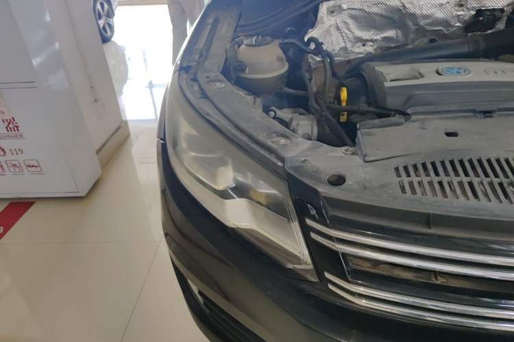 Used Volkswagen Tiguan 2015 1.8TSI Automatic Two-Wheel Drive Luxury Model Right Front Headlight