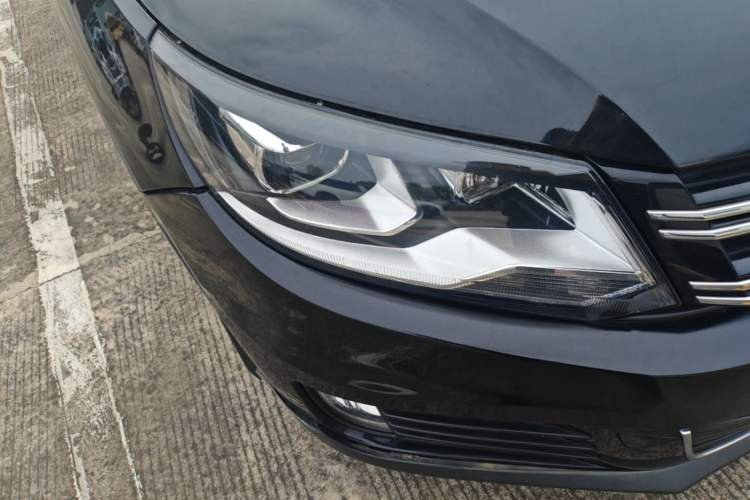 Used Volkswagen Tiguan 2015 1.8TSI Automatic Two-Wheel Drive Luxury Model Right Front Headlight