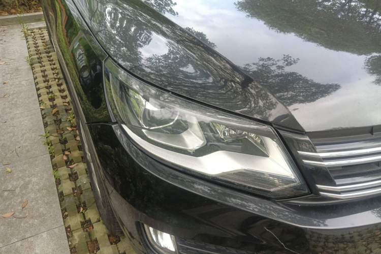 Used Volkswagen Tiguan 2015 1.8TSI Automatic Two-Wheel Drive Trend Edition Right Front Headlight