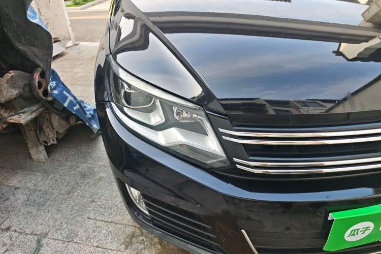 Used Volkswagen Tiguan 2015 1.8TSI Automatic Two-Wheel Drive Luxury Model Right Front Headlight