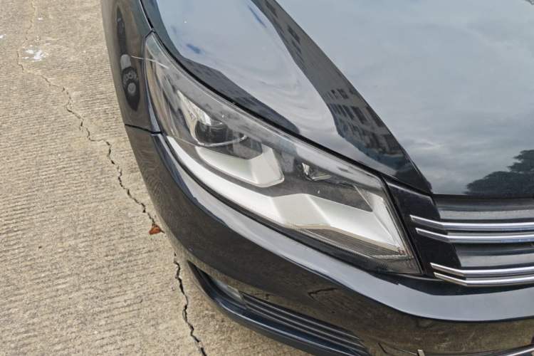 Used Volkswagen Tiguan 2015 1.8TSI Automatic Two-Wheel Drive Luxury Model Right Front Headlight