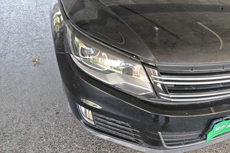 Used Volkswagen Tiguan 2015 1.8TSI Automatic Two-Wheel Drive Luxury Model Right Front Headlight