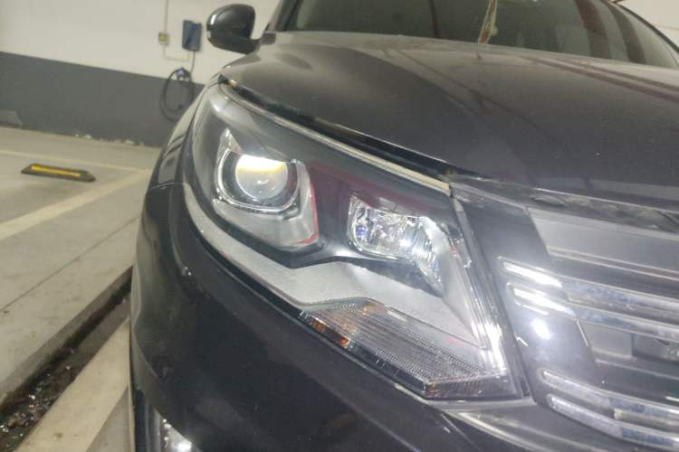 Used Volkswagen Tiguan 2015 1.8TSI Automatic Two-Wheel Drive Trend Edition Right Front Headlight