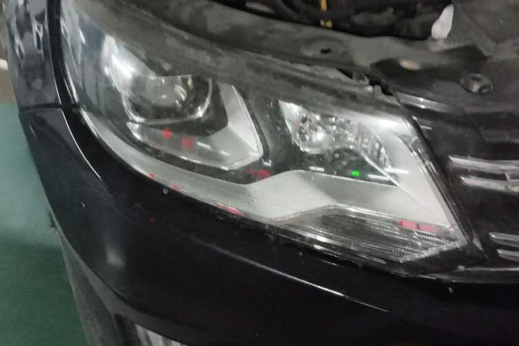 Used Volkswagen Tiguan 2015 1.8TSI Automatic Two-Wheel Drive Luxury Model Right Front Headlight