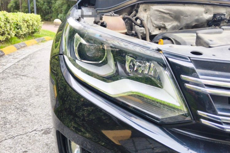 Used Volkswagen Tiguan 2015 1.8TSI Automatic Two-Wheel Drive Luxury Model Right Front Headlight